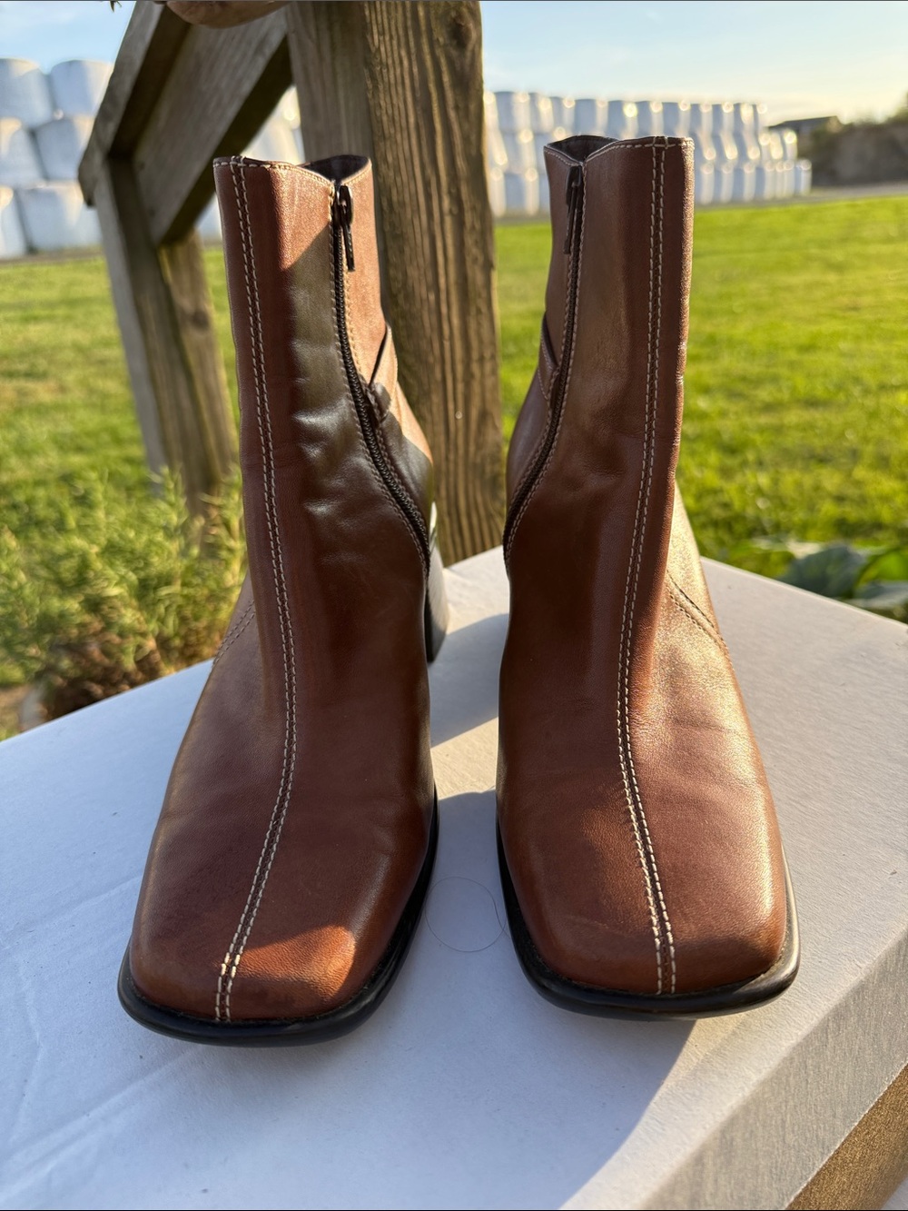 Clarks Brown Leather womens Zip Ankle Boots Classic retro